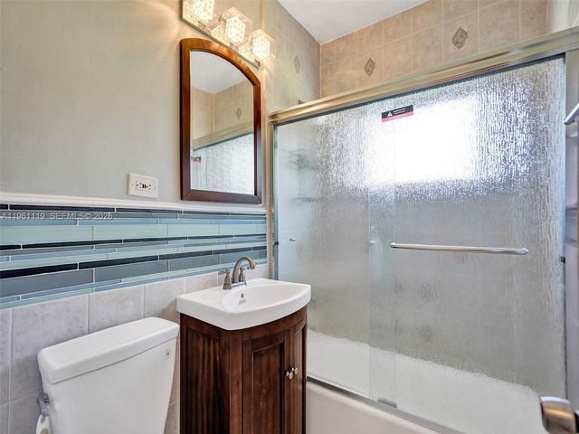 17791 NE 13th Ave, North Miami Beach, FL 33162