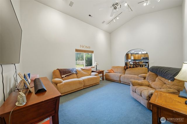 49 Talon Loop, Walla Walla, WA 99362