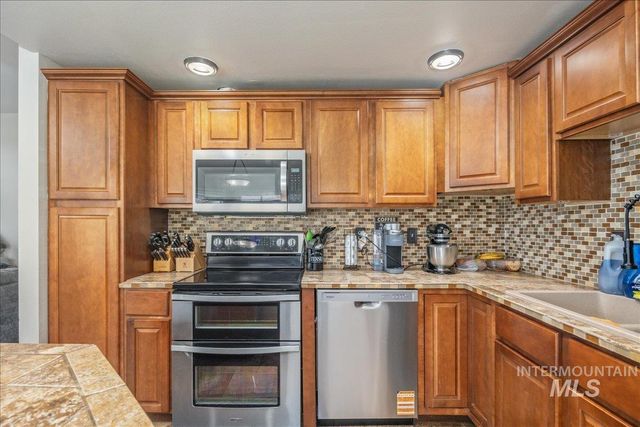 1966 N Pilgrim Avenue, Boise, ID 83704