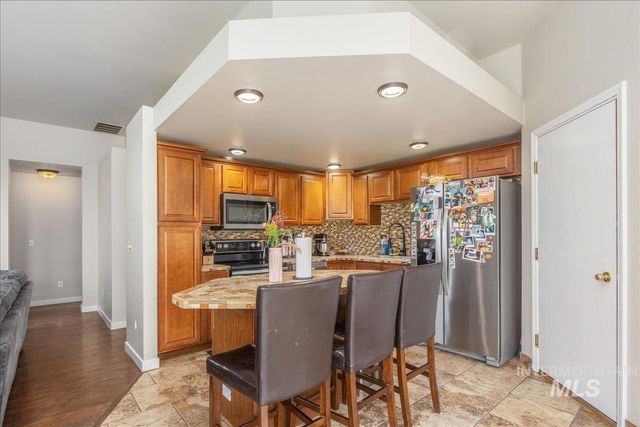 1966 N Pilgrim Avenue, Boise, ID 83704