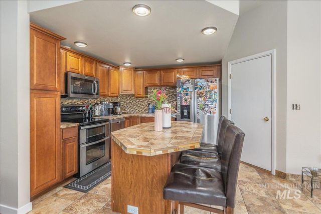 1966 N Pilgrim Avenue, Boise, ID 83704