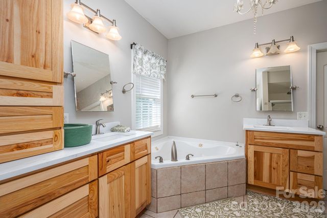 949 Cat Square Road, Vale, NC 28168