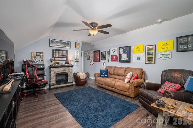 949 Cat Square Road, Vale, NC 28168