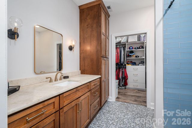 949 Cat Square Road, Vale, NC 28168
