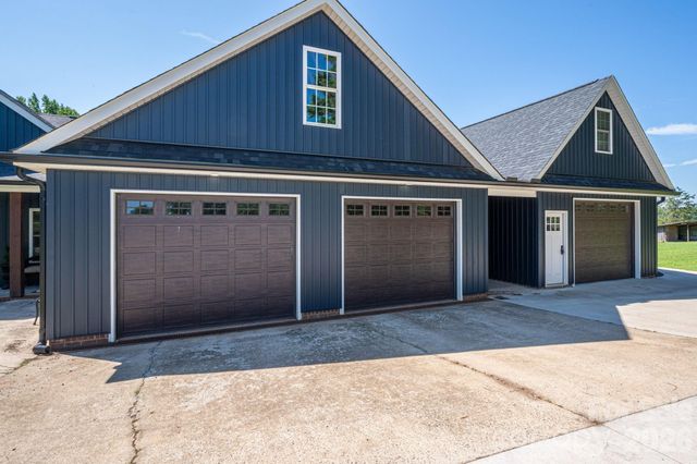949 Cat Square Road, Vale, NC 28168