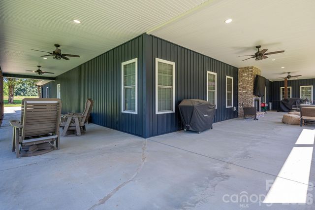 949 Cat Square Road, Vale, NC 28168