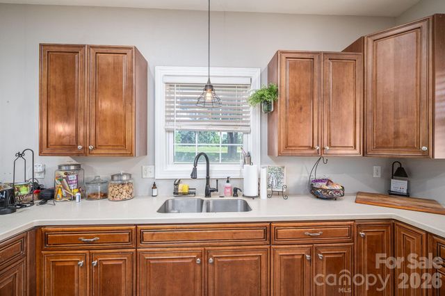 949 Cat Square Road, Vale, NC 28168