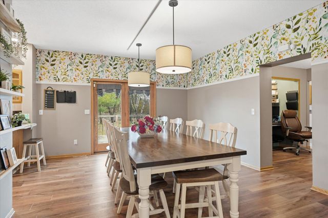 33814 Walbo Drive NW, Cambridge, MN 55008