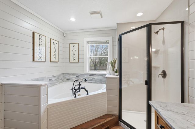 33814 Walbo Drive NW, Cambridge, MN 55008