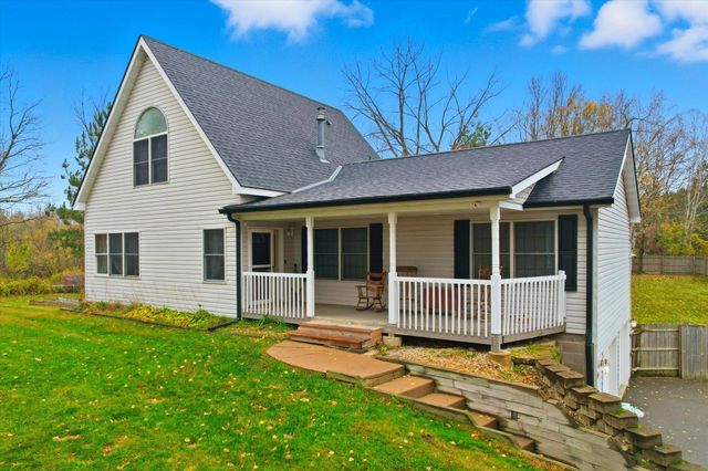 33814 Walbo Drive NW, Cambridge, MN 55008