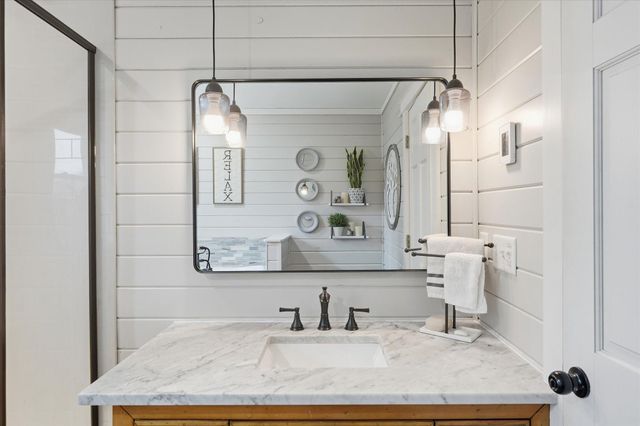 33814 Walbo Drive NW, Cambridge, MN 55008