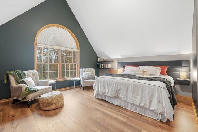 33814 Walbo Drive NW, Cambridge, MN 55008