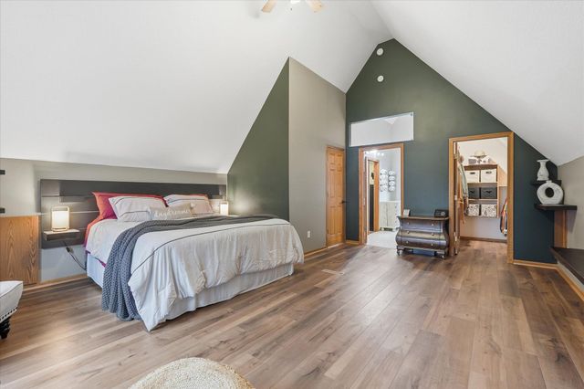 33814 Walbo Drive NW, Cambridge, MN 55008