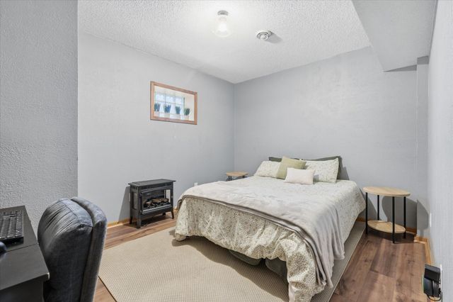 33814 Walbo Drive NW, Cambridge, MN 55008