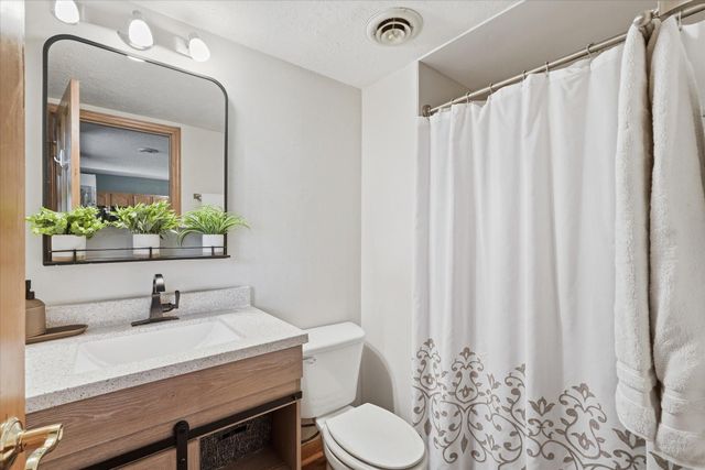 33814 Walbo Drive NW, Cambridge, MN 55008