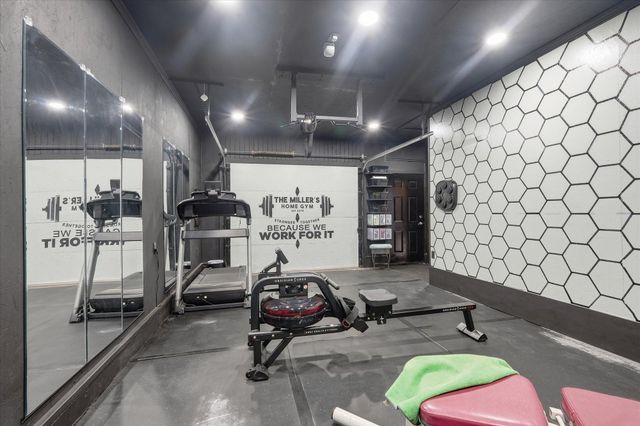 33814 Walbo Drive NW, Cambridge, MN 55008