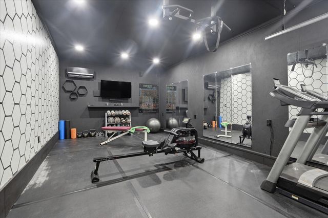 33814 Walbo Drive NW, Cambridge, MN 55008