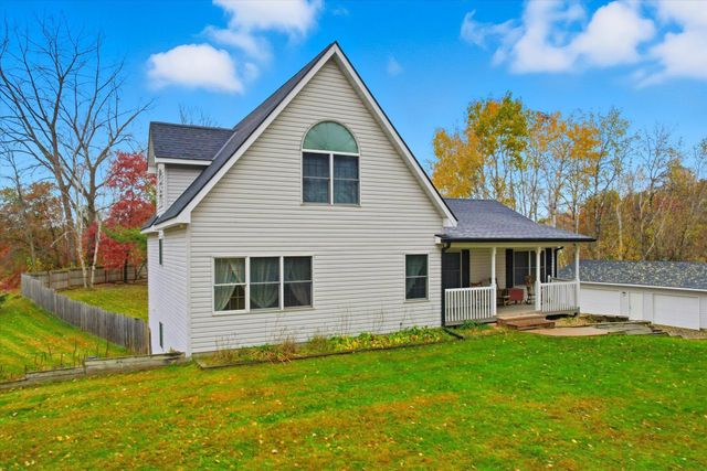 33814 Walbo Drive NW, Cambridge, MN 55008