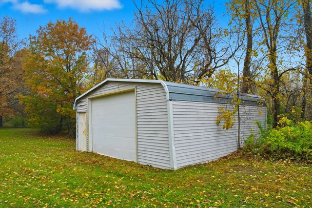 33814 Walbo Drive NW, Cambridge, MN 55008