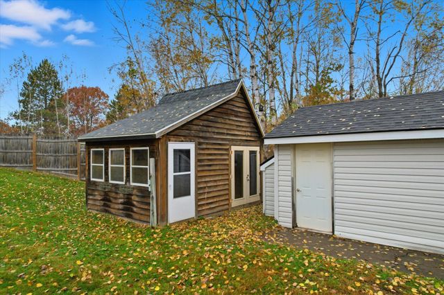 33814 Walbo Drive NW, Cambridge, MN 55008