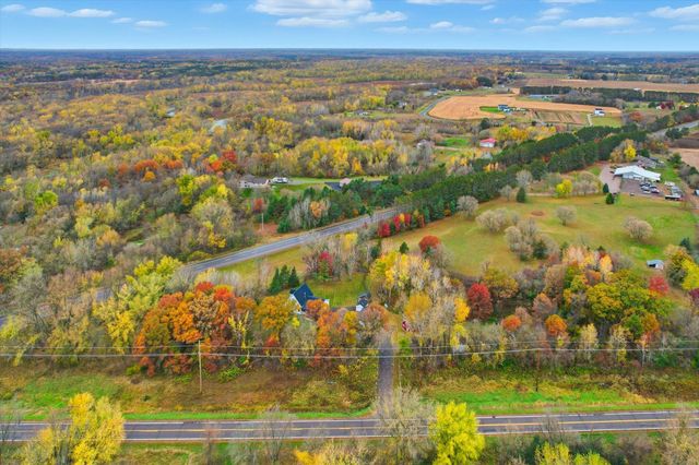 33814 Walbo Drive NW, Cambridge, MN 55008