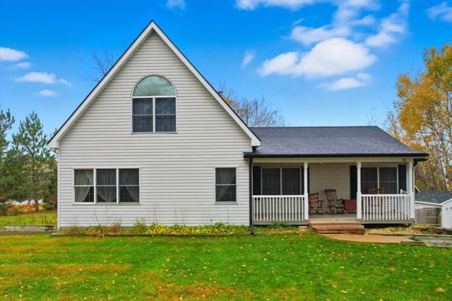 33814 Walbo Drive NW, Cambridge, MN 55008