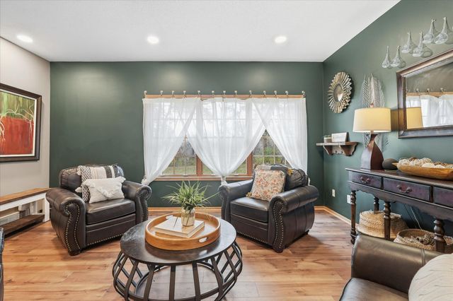 33814 Walbo Drive NW, Cambridge, MN 55008