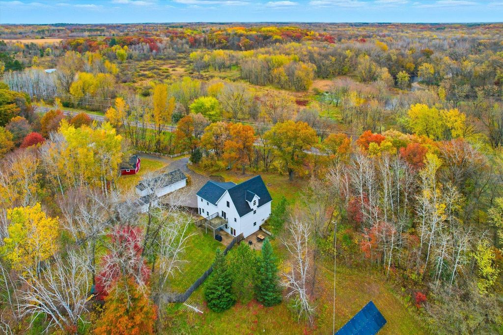 33814 Walbo Drive NW, Cambridge, MN 55008