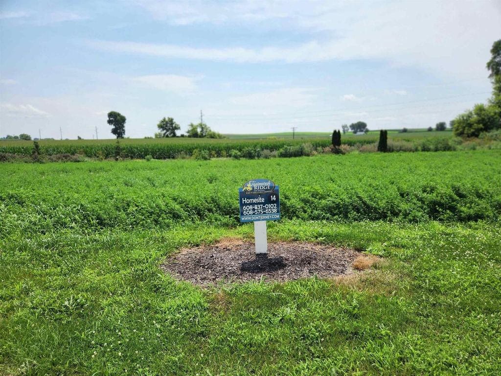 856 Valley Road, Dane, WI 53529