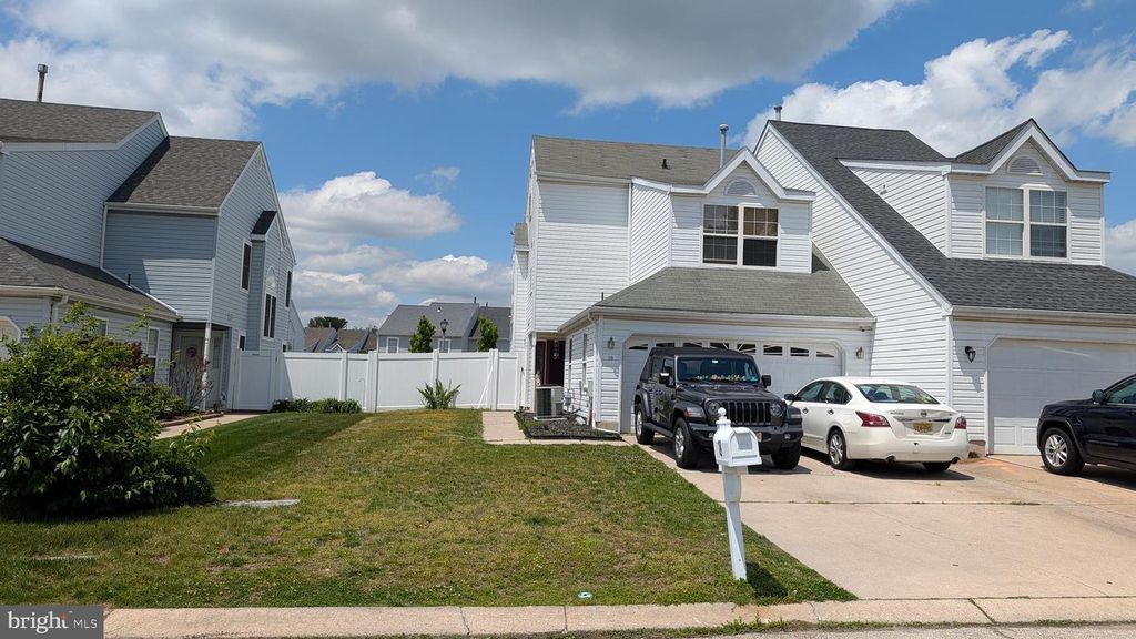 18 DIS CT, Sewell, NJ 08080