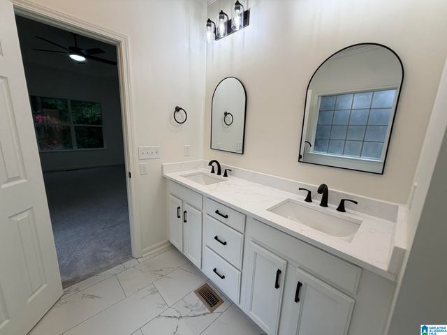224 WOODBRIDGE TRAIL, Chelsea, AL 35043