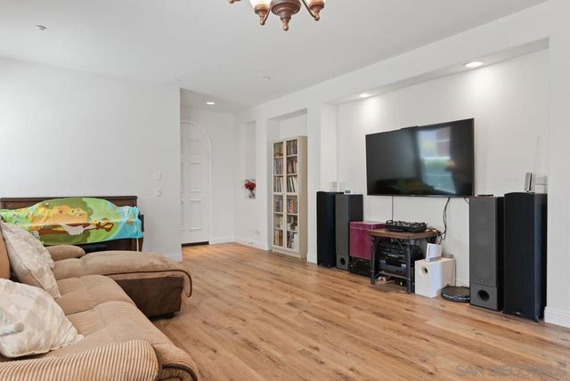 13233 Petunia Way, San Diego, CA 92130