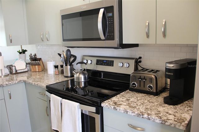 204 SILVER LAKE DRIVE 102, Venice, FL 34292