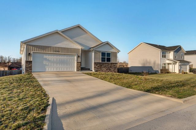 1255 W Penny Lane, Republic, MO 65738