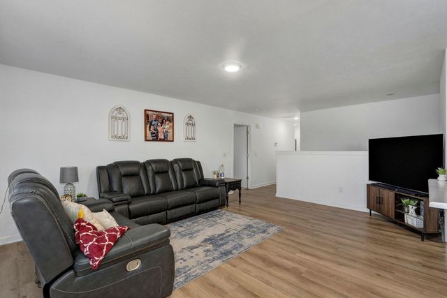 1255 W Penny Lane, Republic, MO 65738