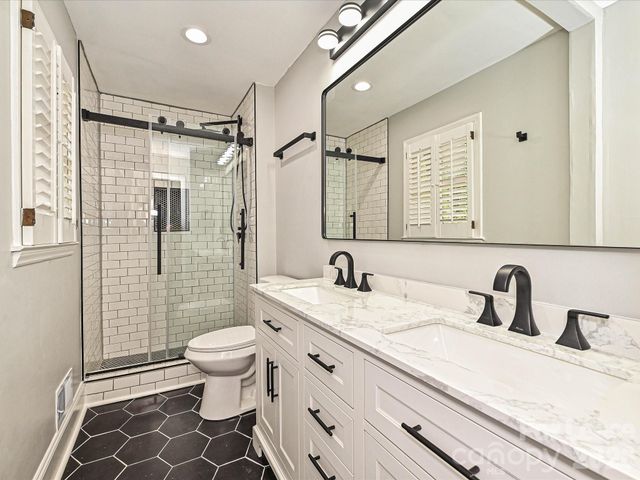3430 Rea Road, Charlotte, NC 28226