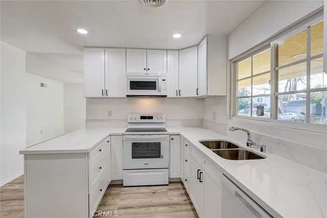 10532 Eton, Chatsworth, CA 91311