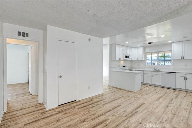 10532 Eton, Chatsworth, CA 91311