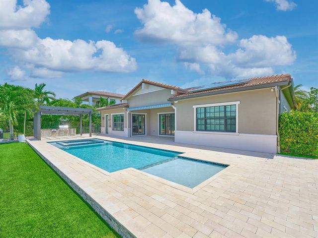 8965 Watercrest Circle E, Parkland, FL 33076