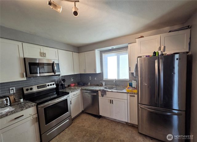 412 McKenzie Avenue SW, Yelm, WA 98597