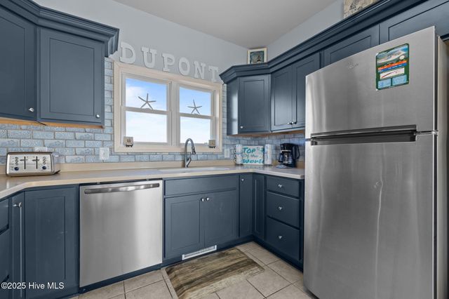 7121 Ocean Drive West, Emerald Isle, NC 28594