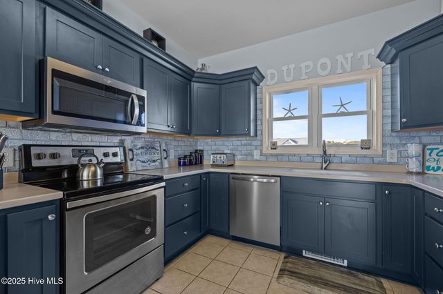 7121 Ocean Drive West, Emerald Isle, NC 28594