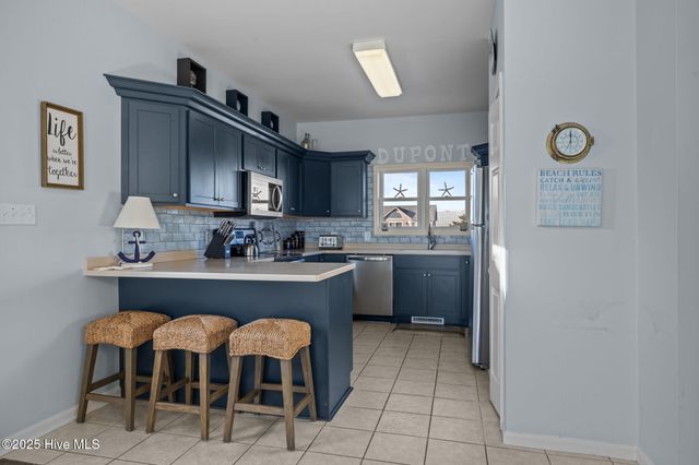 7121 Ocean Drive West, Emerald Isle, NC 28594