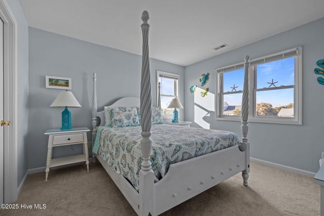 7121 Ocean Drive West, Emerald Isle, NC 28594