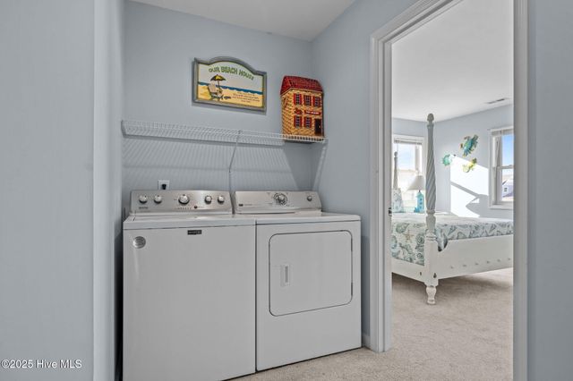 7121 Ocean Drive West, Emerald Isle, NC 28594