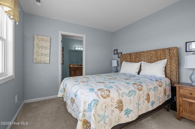 7121 Ocean Drive West, Emerald Isle, NC 28594