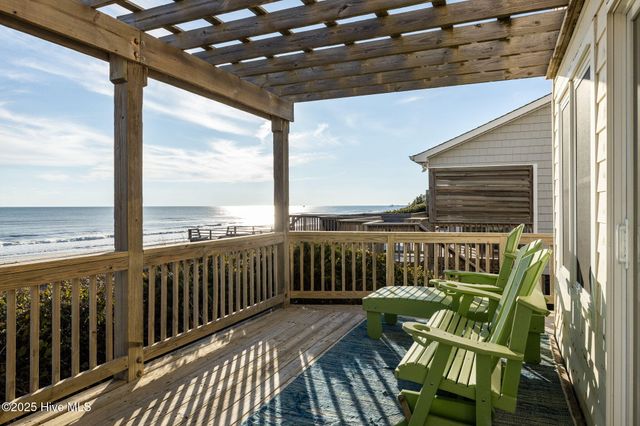 7121 Ocean Drive West, Emerald Isle, NC 28594