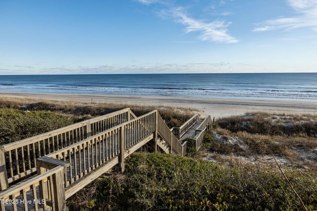 7121 Ocean Drive West, Emerald Isle, NC 28594