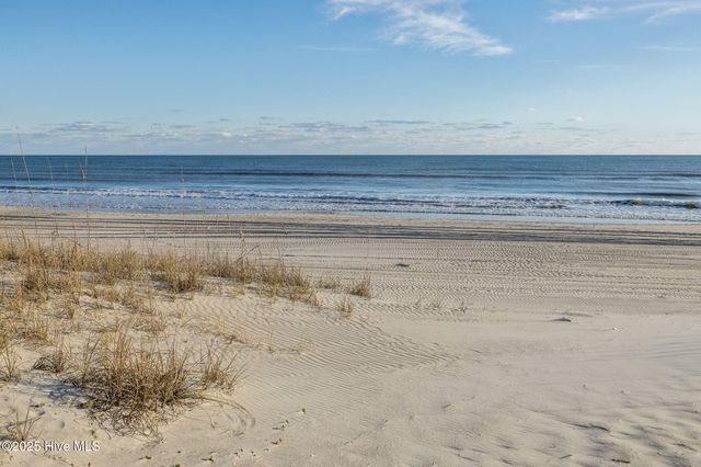 7121 Ocean Drive West, Emerald Isle, NC 28594