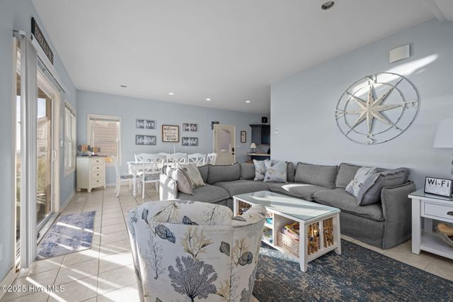 7121 Ocean Drive West, Emerald Isle, NC 28594